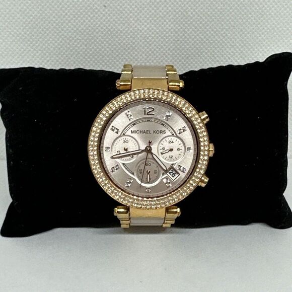 Michael Kors Parker MK5896 Women Rose Gold Analog Dial Quartz